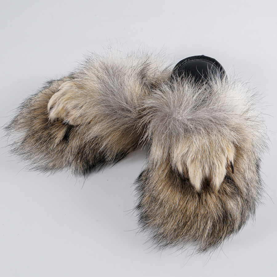 Тапочки из меха волка