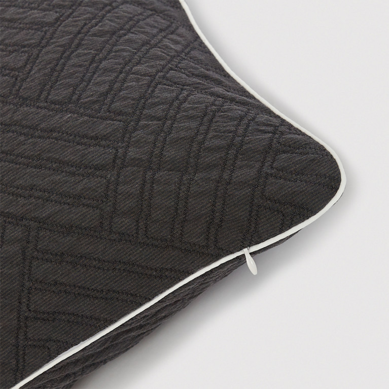 Декоративная подушка TILT Nero