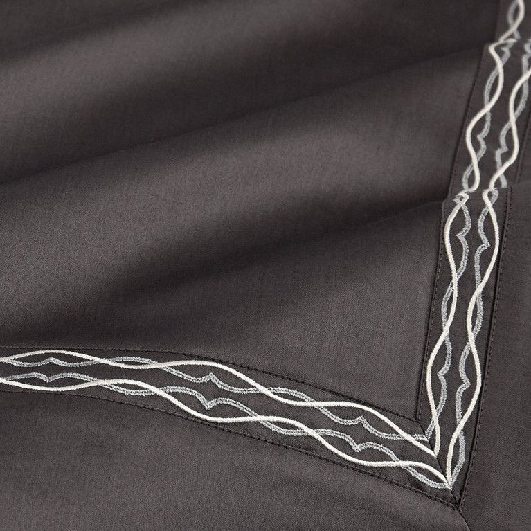 Комплект постельного белья LOIRE 600 tc темно-серый с золотой вышивкой