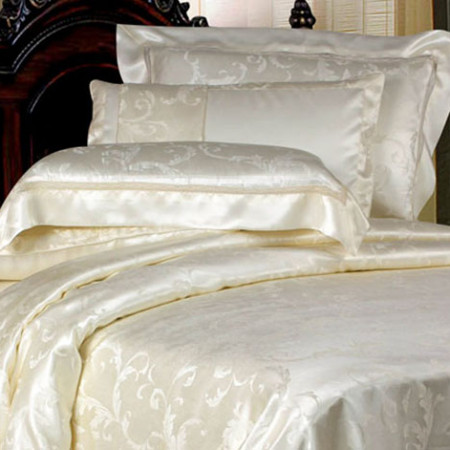 Постельное белье дорогое — стоит ли оно своих денег?