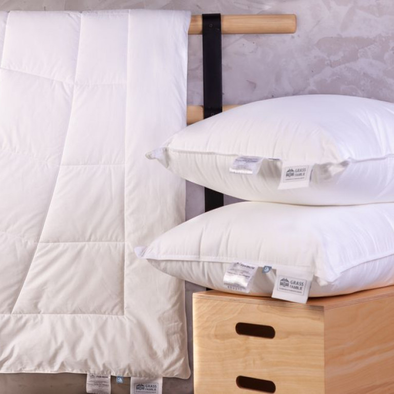 FSN-09220 Подушка PREMIUM FAMILIE NON-ALERGENIC средняя 68х68
