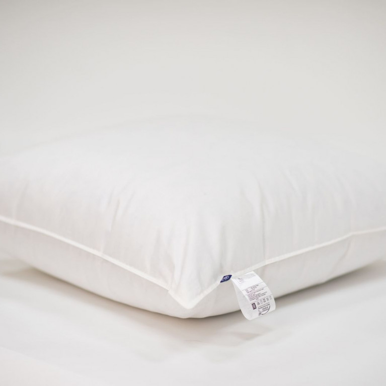 Подушка 3 STARS FAMILIE DOWN упругая 60х60