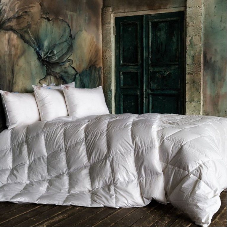 Подушка ROYAL DOWN GRASS средняя 33х45