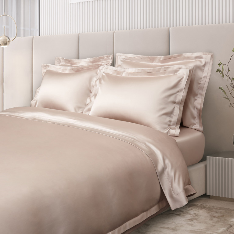 Комплект постельного белья LILI  300 tc из тенселя нежно пудровый