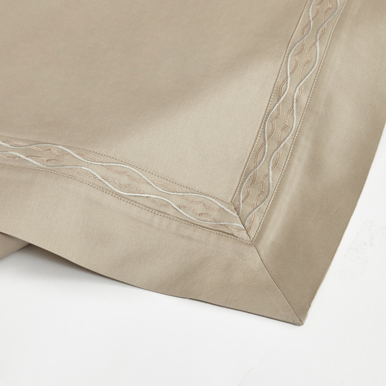 Комплект постельного белья LOIRE 600 tc золотистый