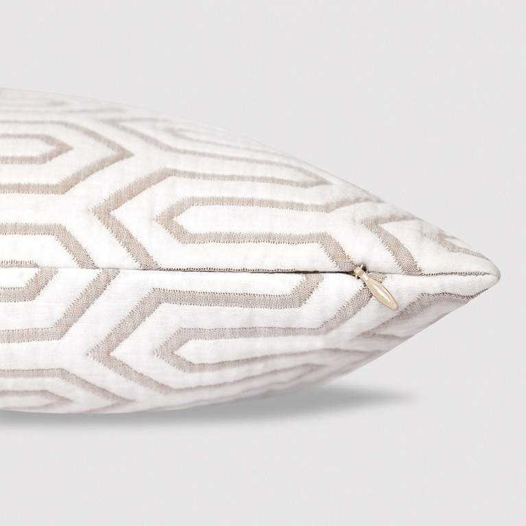 Декоративная подушка KLEE Perl Rhum White